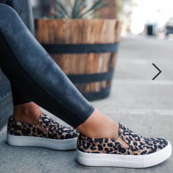 Steve Madden Shoes - Steve Madden platform slip on leopard sneaker